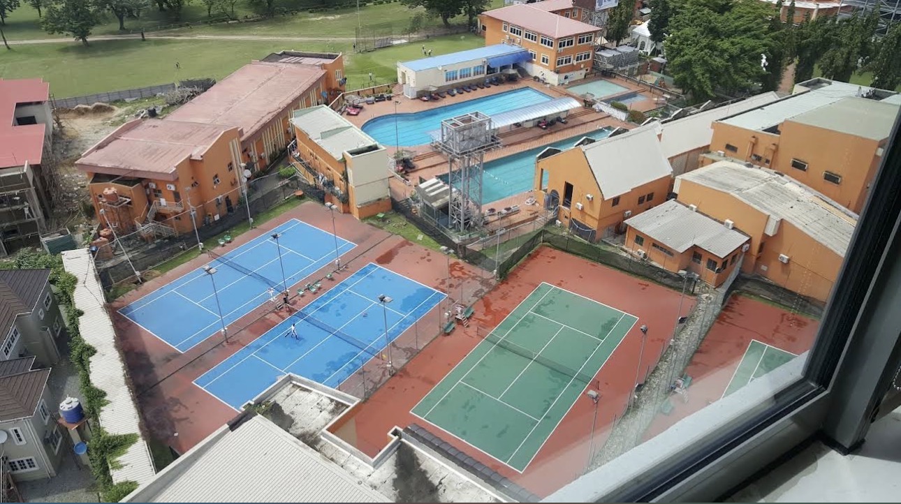 Monaliza Tennis Club seating